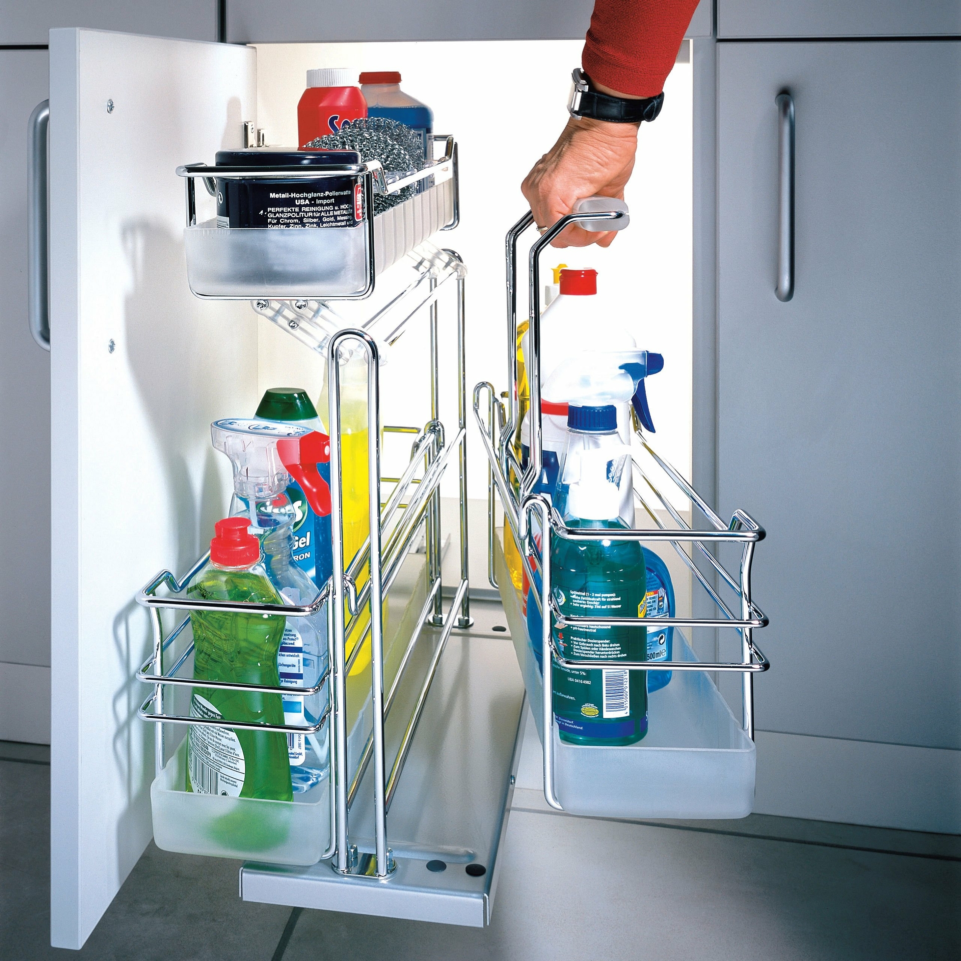 kastje voor schoonmaakmiddelen