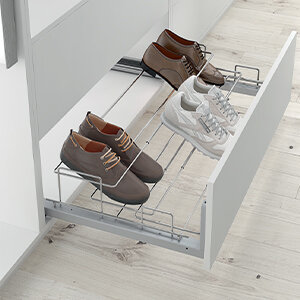 Verstelbaar uittrekbaar schoenenrek met frontbevestiging