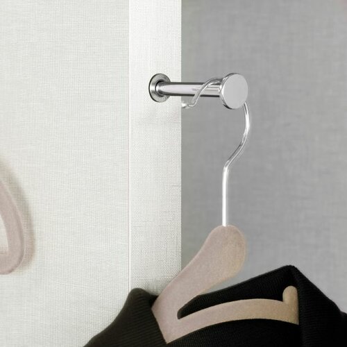 Uittrekbare kledinghaak