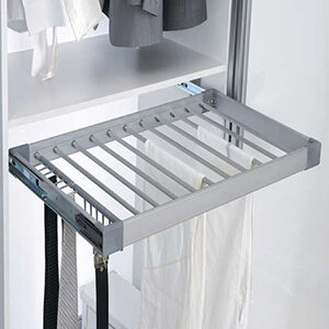 Uittrekbare broek- stropdas- en riemhouder